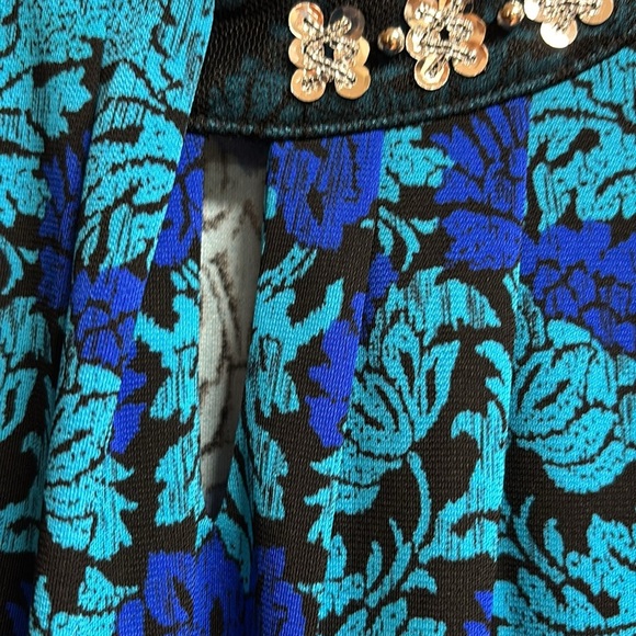 Roz & Ali Blue Sleeveless Top/Blouse Rhinestone Look At Neckline Size 3X - Picture 4 of 11